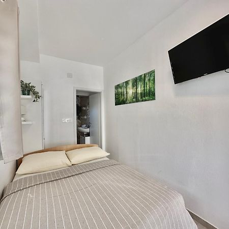 Apartments Hajl Krk Town Exterior photo