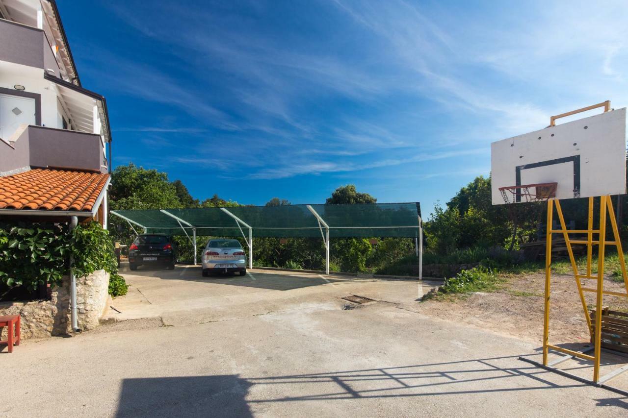 Apartments Hajl Krk Town Exterior photo